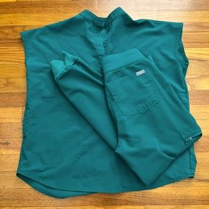 Figs scrub set in hunter green. Top is XS, bottoms are XS/P